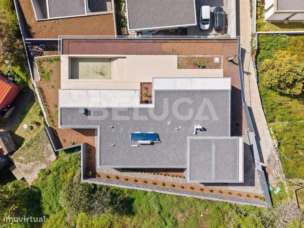 MORADIA T3+1 MINIMALISTA || ESTREITO DA CALHETA-43