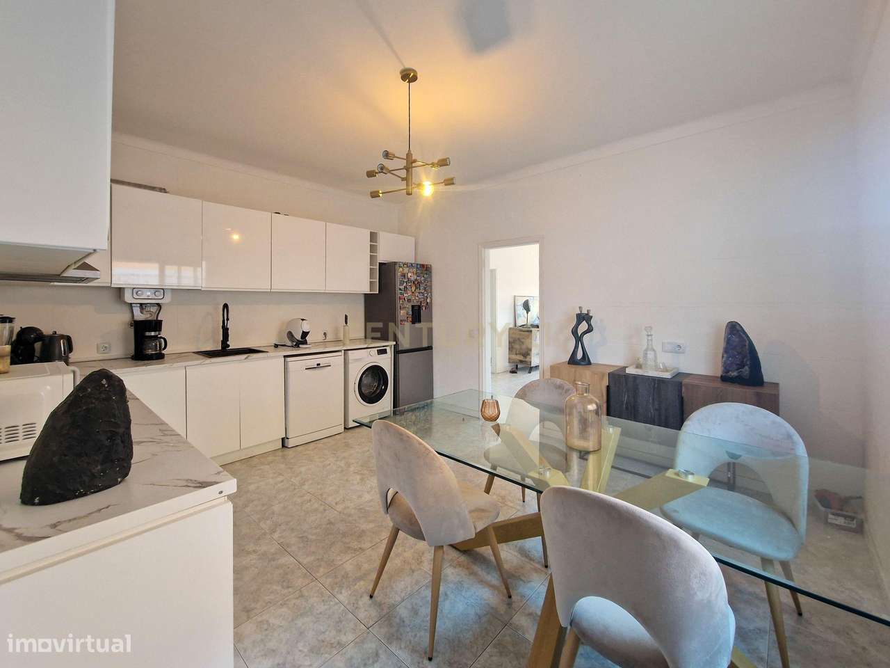 Moradia isolada de 6 assoalhadas com garagem - Zona tranquila - Grande imagem: 2/45