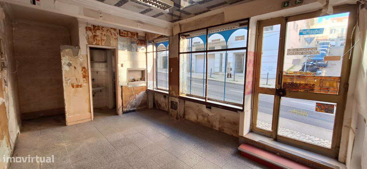 Loja para venda na Ajuda – Boa oportunidade de investimento!-3