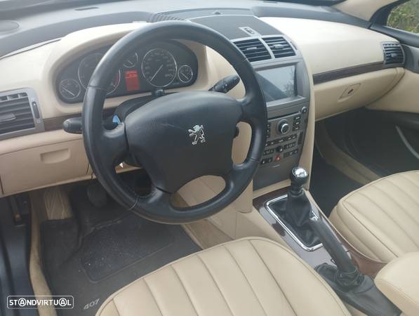 Peugeot 407 SW 2.0 HDi SE Navteq - 13