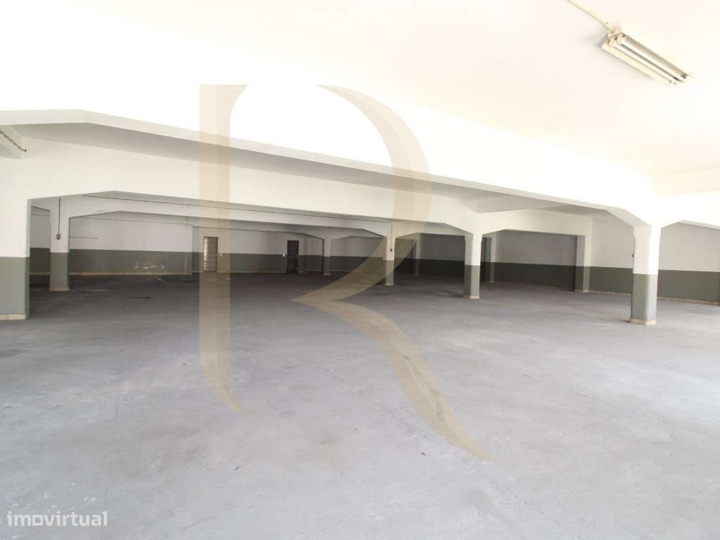 Armazém na Cruz de Pau - Amora - Seixal - Grande imagem: 5/12