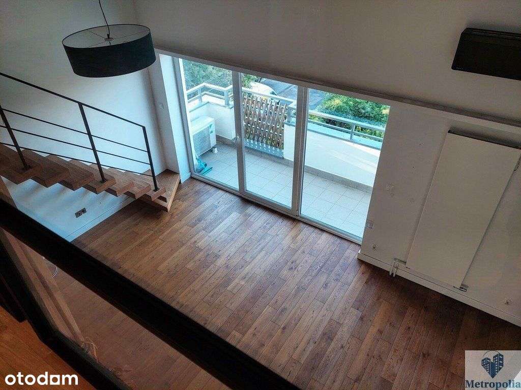 Nietuzinkowe lokum z antresolą i garderobą.-12