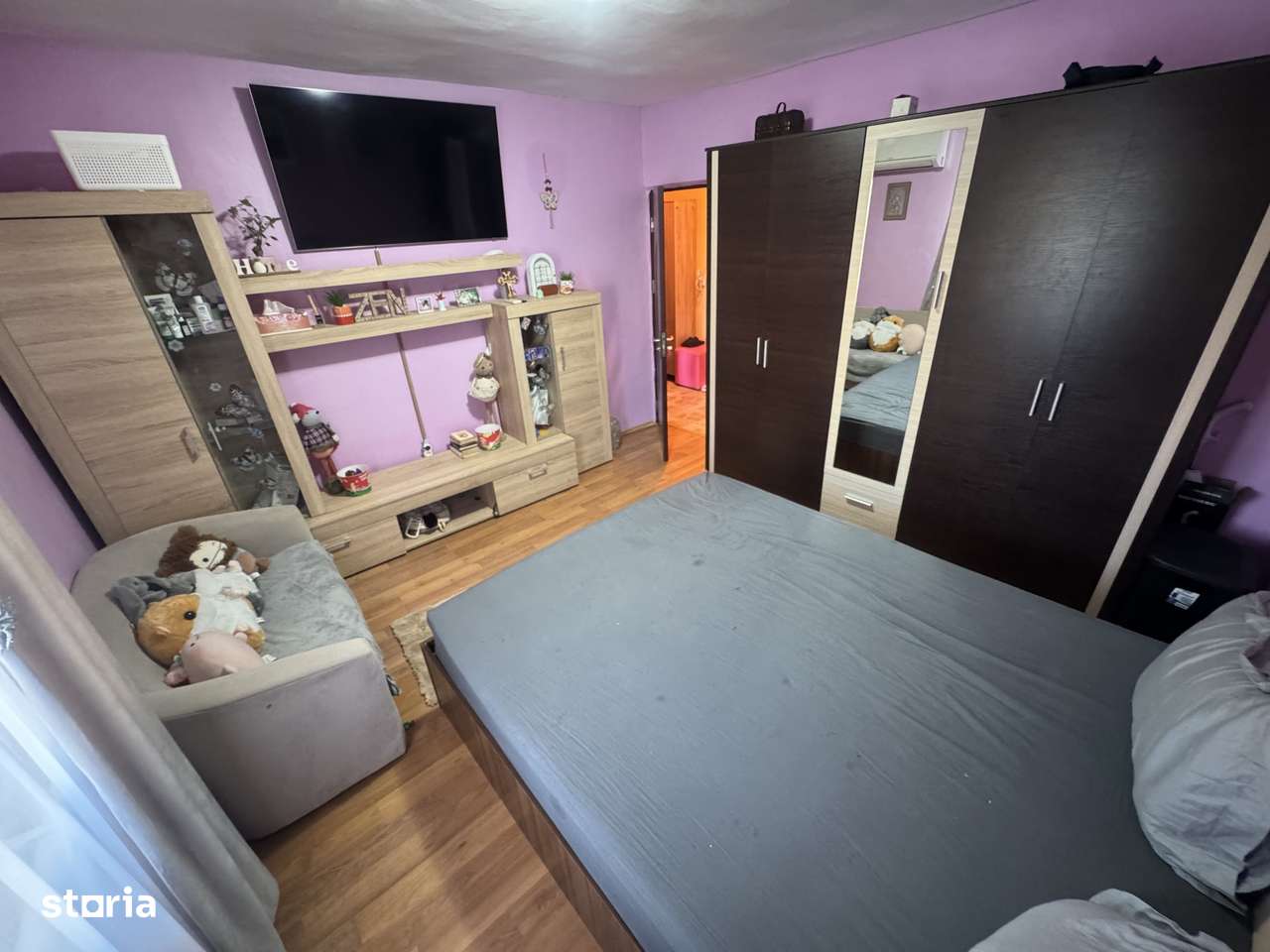 Garsonieră decomandată, etaj 3/4, loc de parcare – zona Școala 8