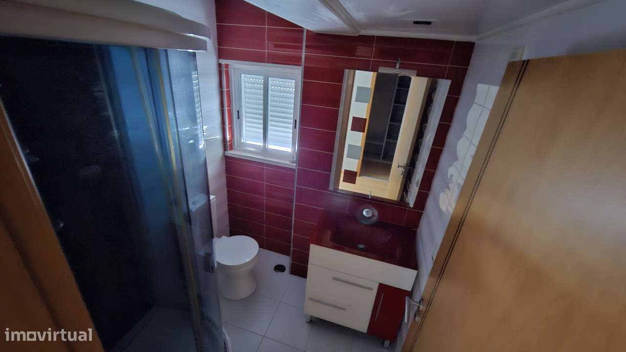 APT T3 com 162m2 com Arrecadação e Lugar de estacionamento Montijo-15