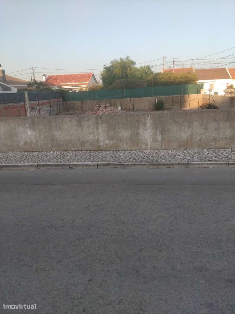Terreno Urbano C/ 300 m2 - Venda do Alcaide-1