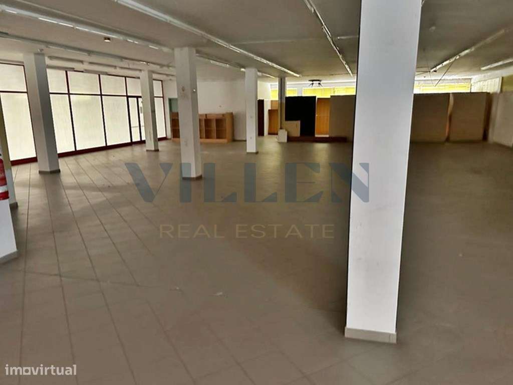 Loja com 248m2 na Grocenter - Vila Nova de Famalicão - Grande imagem: 2/5
