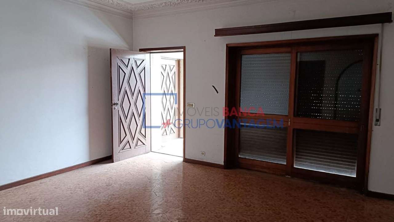 Prédio Urbano - Grande imagem: 4/10