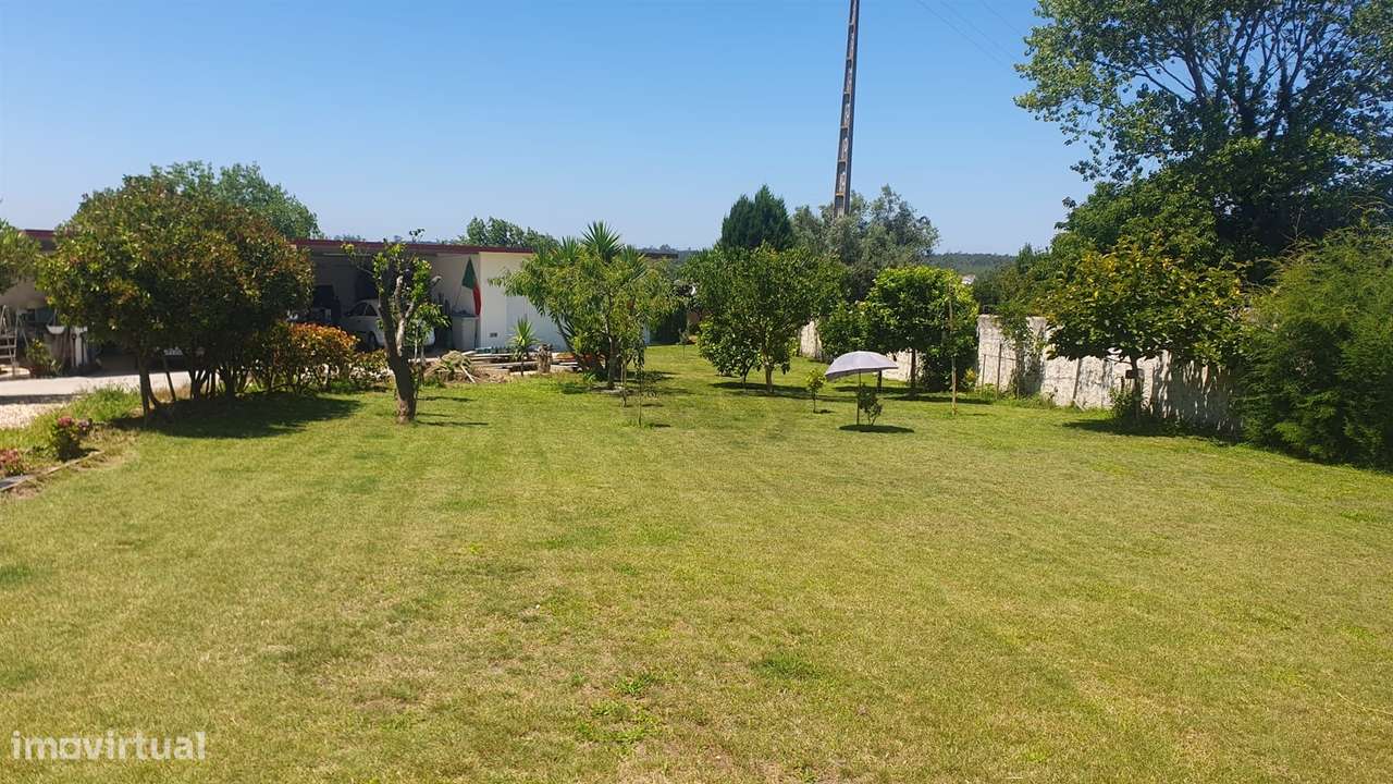 Moradia com 4 quartos, e em edifício separado escritório e garagem - Grande imagem: 2/13