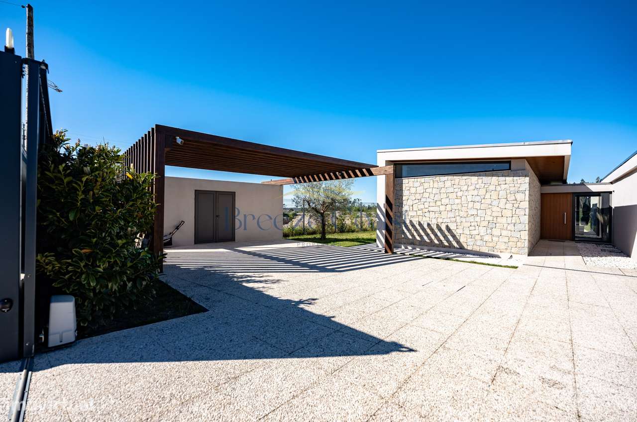 Moradia T4 Contemporânea com Piscina e Vista Desafogada - Grande imagem: 4/32