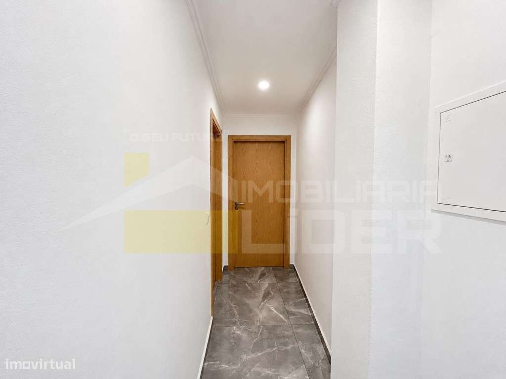 Oferta de Verão oferecemos a escritura 
Apartamento T2 remodelado ...-7