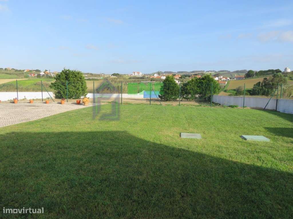 Moradia T5 Isolada em Barril-5