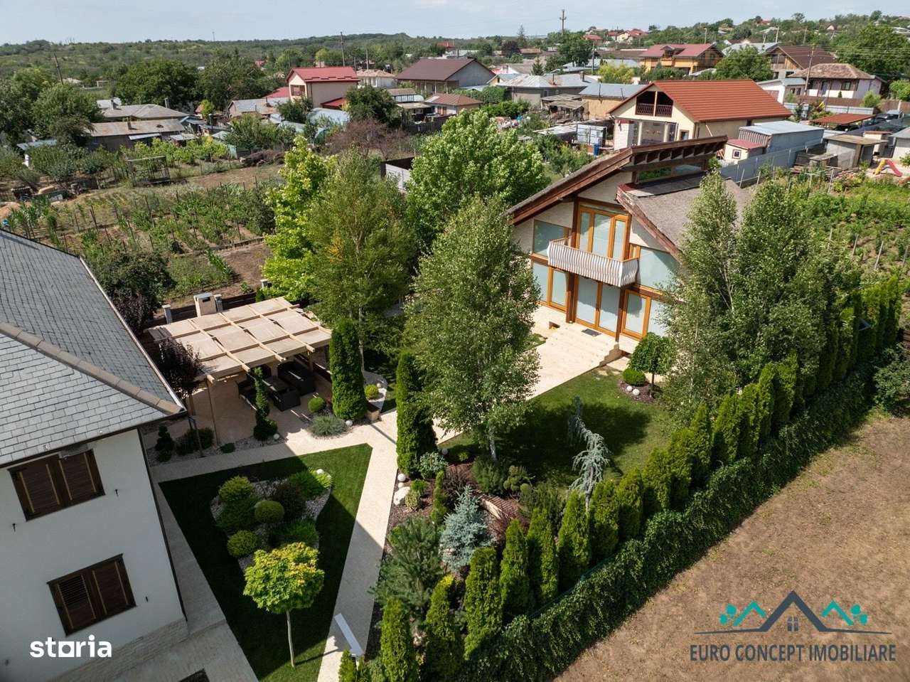 Casă de vânzare - Imagine principală: 4/20