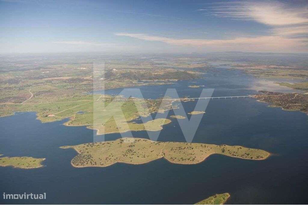 Uma excelente propriedade em Alqueva com um projeto aprovado para um g - Grande imagem: 4/18