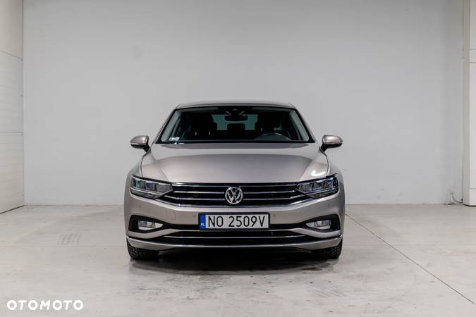 Volkswagen Passat 2.0 TDI Elegance DSG - 4