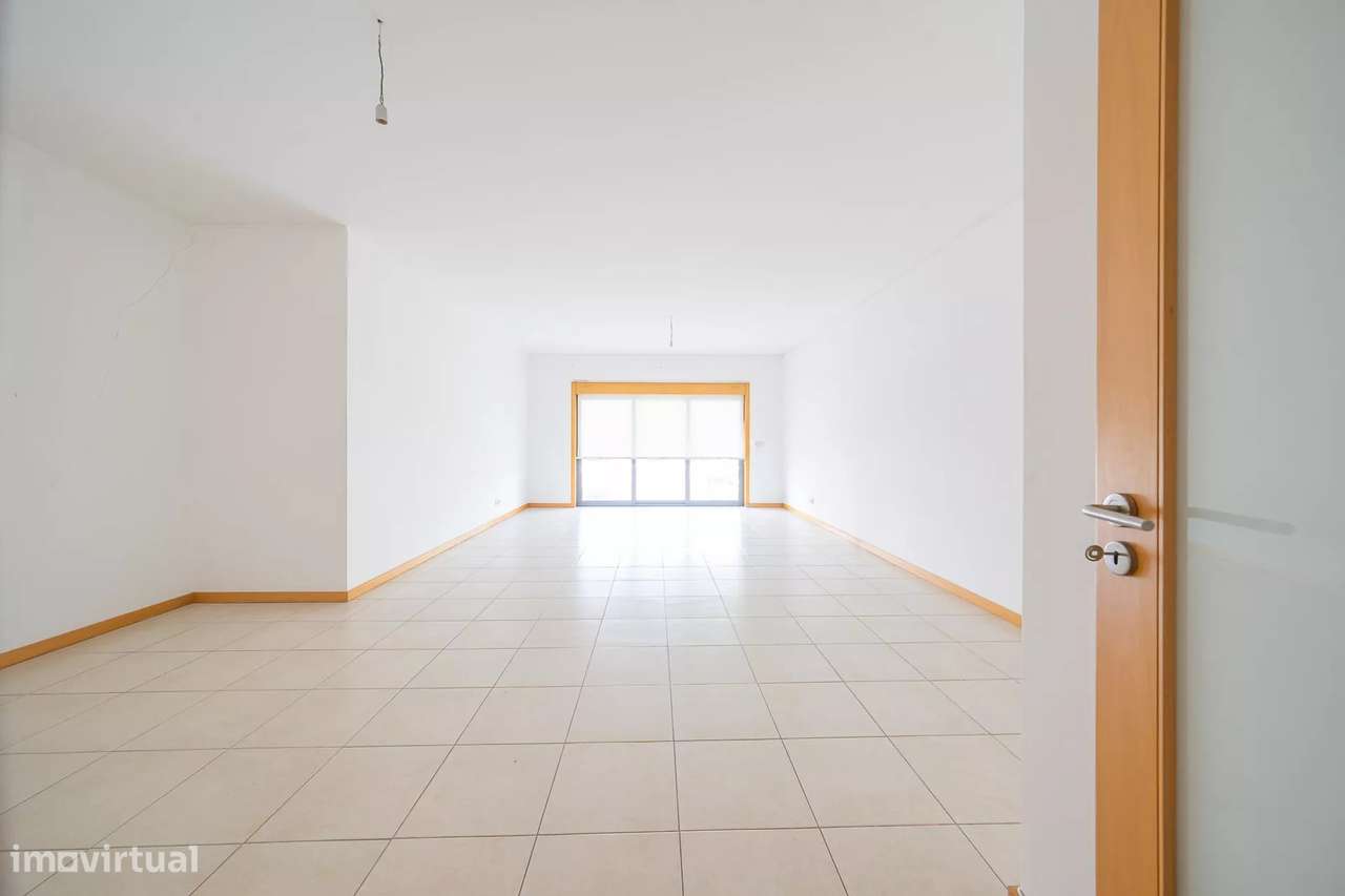 Apartamento T3 com Varandas, Garagem e Parqueamento, no Pinhal Novo, V - Grande imagem: 4/39