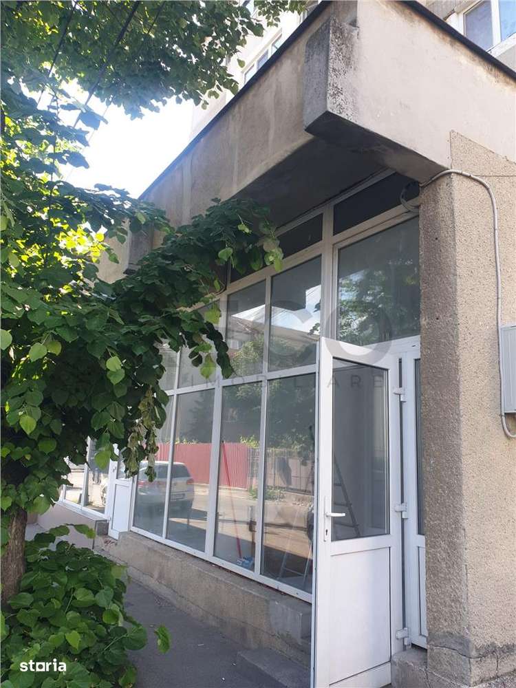 Spatiu comercial la vanzare in Rogerius zona Lacul Rosu - Imagine principală: 2/11