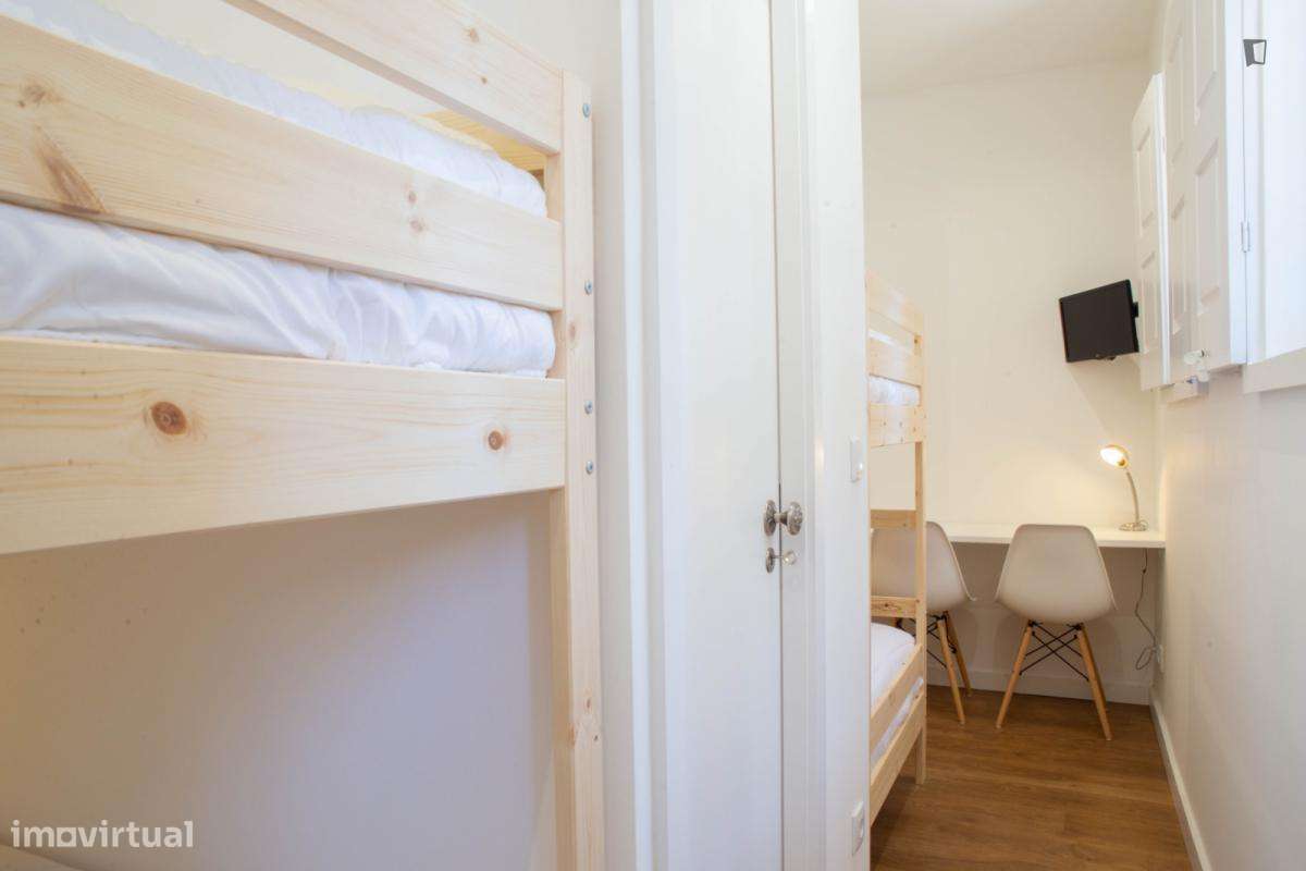 Quarto - localizado em Paranhos Porto - Grande imagem: 4/10