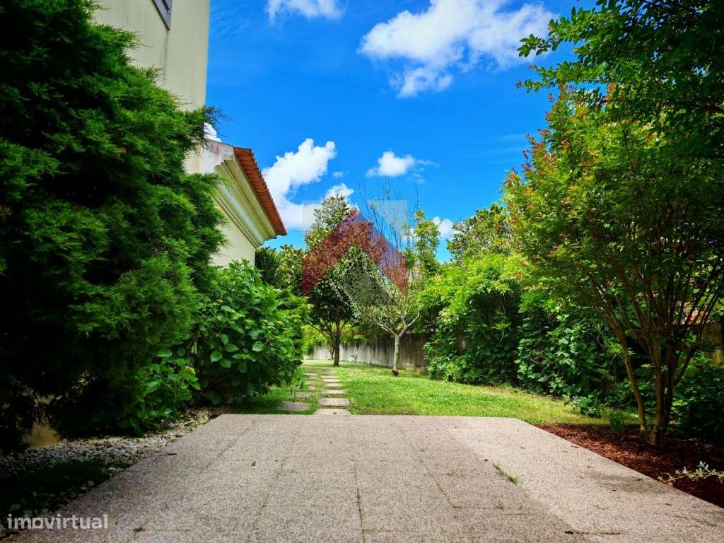 Moradia T6 Isolada na Palhaça-51