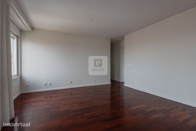 Apartamento T4 com Varanda de 31m2 e vista mar em Matosinhos-18