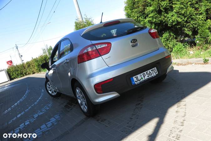 Kia Rio 1.2 Dream Team Edition - 9