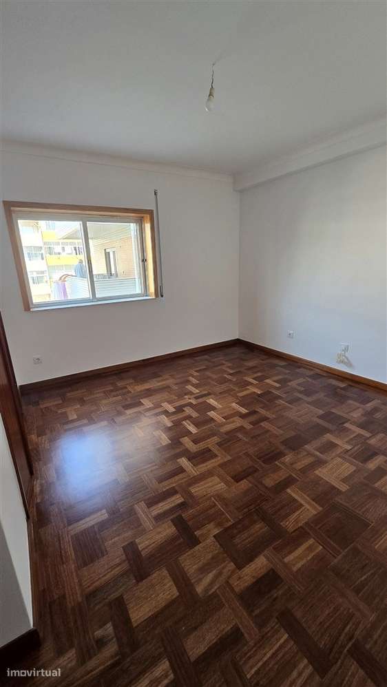 APARTAMENTO T3 NO CENTRO DA PÓVOA DE VARZIM-11