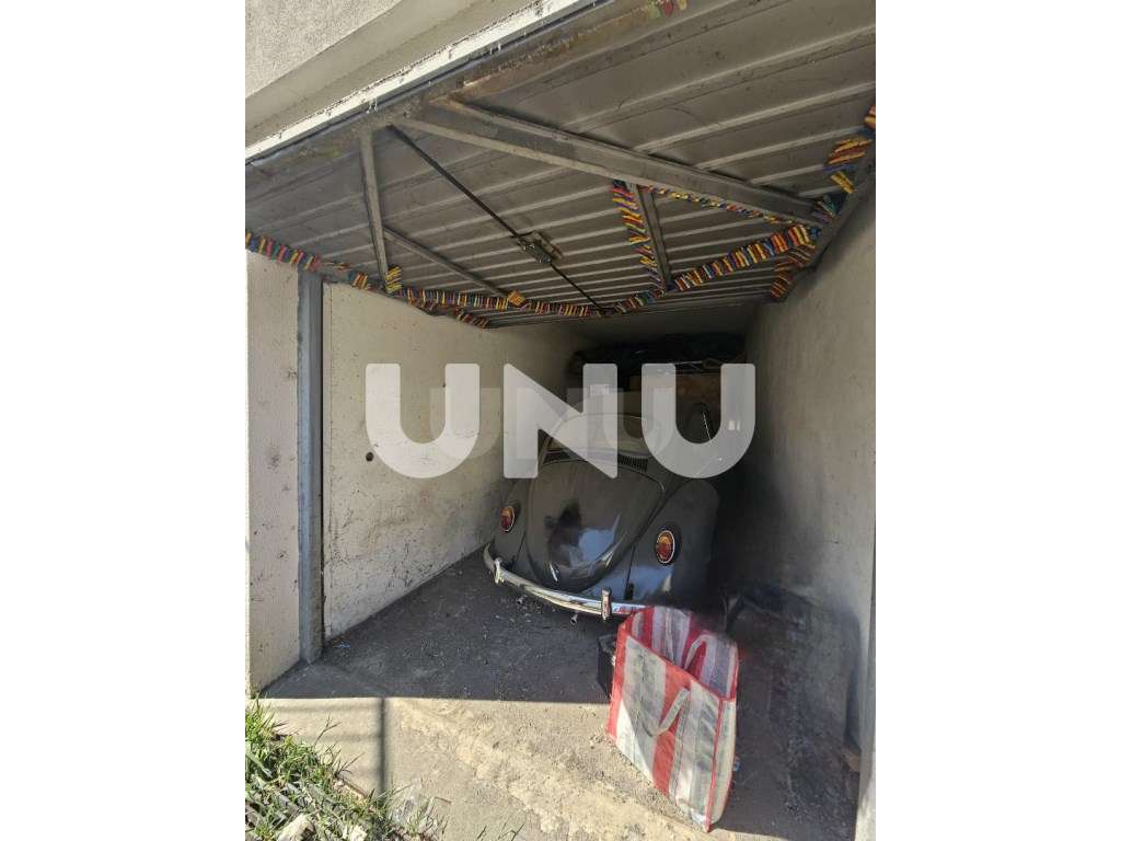 Garagem Fechada - No Centro da Cidade de Viseu - Grande imagem: 3/6