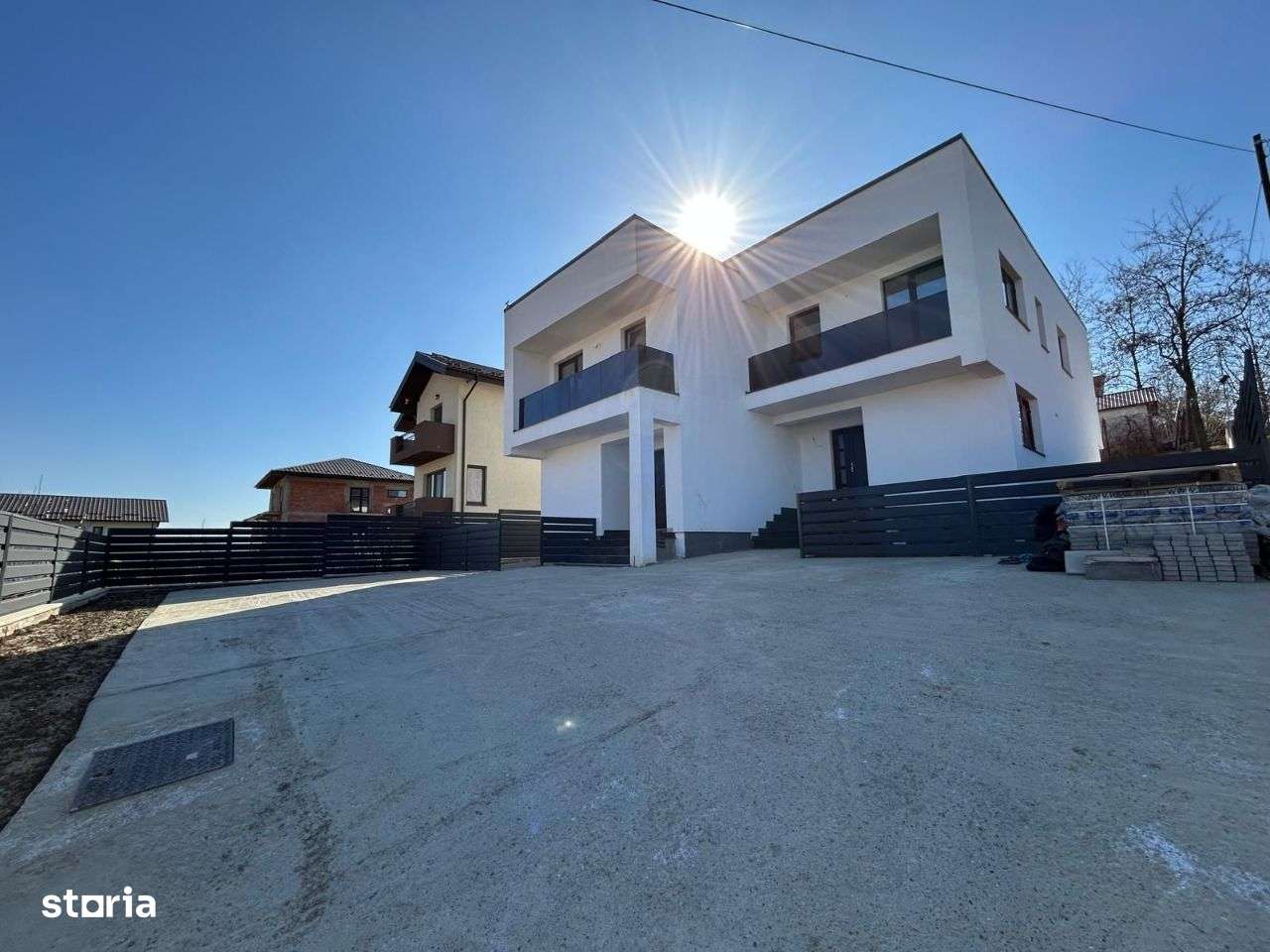 Casa de tip duplex cu 4 camere in Bucium - Imagine principală: 1/7