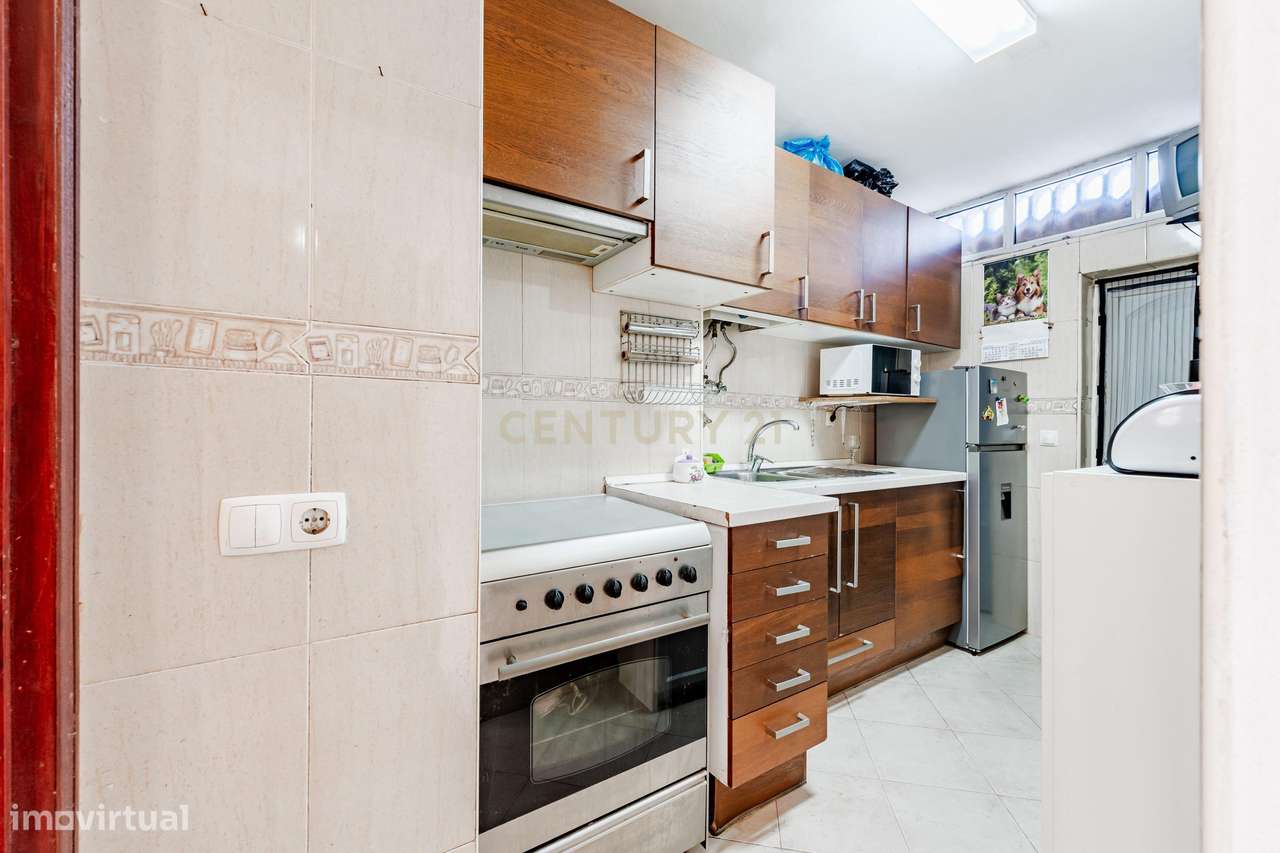 Apartamento T2 à venda na Praceta Dom João IV-5