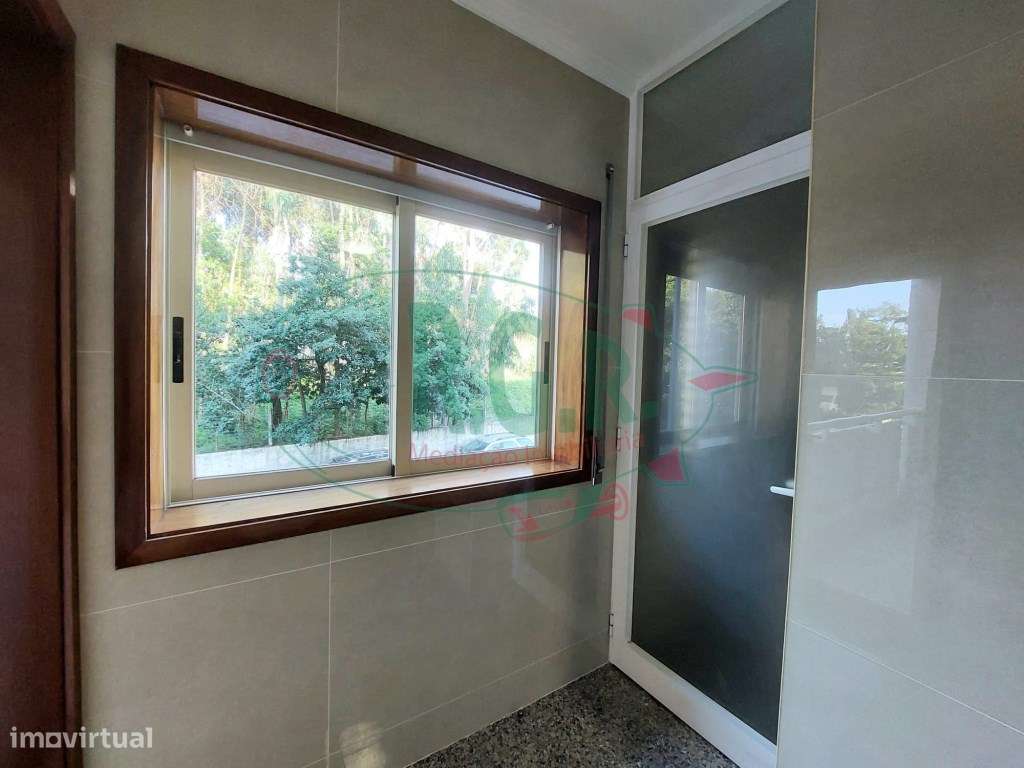 T2 PRONTO A HABITAR | Suite | Garagem Fechada-8