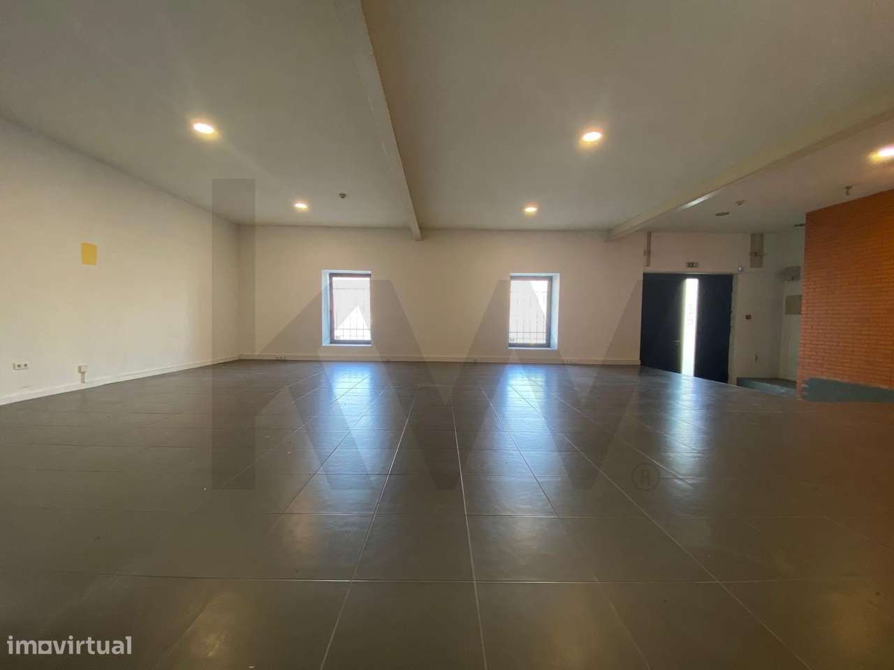 Escritório de 140 m2 para arrendamento em frente ao Rio Douro em Vila - Grande imagem: 2/33