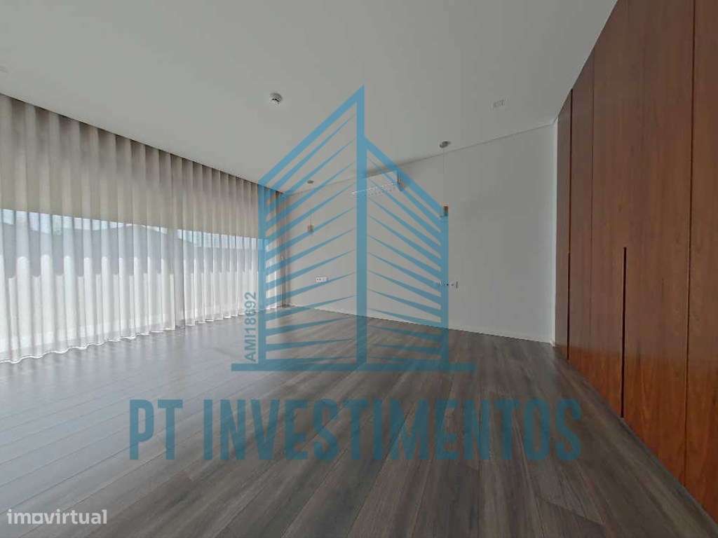 Moradia semi-nova T5+1 em Santa Joana - Aveiro-51