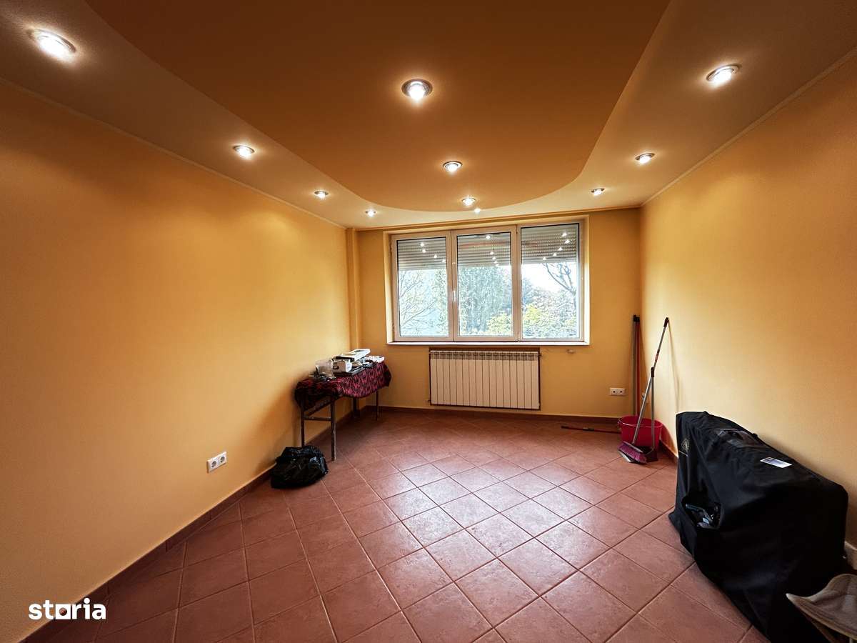 3 camere Titan -1 Decembrie 1918 apropiere metrou - Imagine principală: 4/11