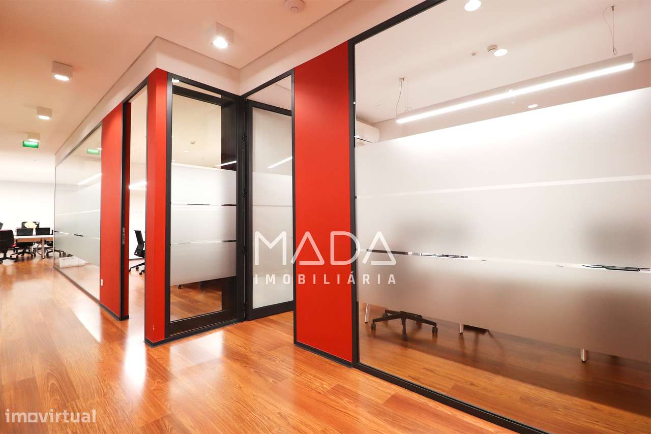 Escritório c/garagem (12 carros) na Av. da República em V.N. de Gaia-7