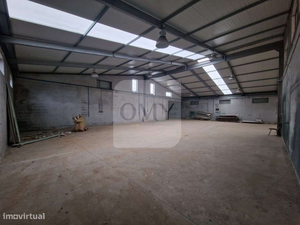 Armazém de 501m2 na Zona Industrial de Constantim, Vila Real - Grande imagem: 4/12