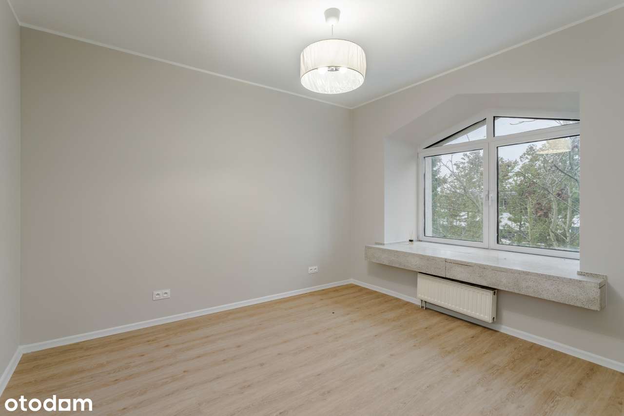 Nowa kawalerka z dużą łazienką, osobną kuchnią i komórką lokatorską-2