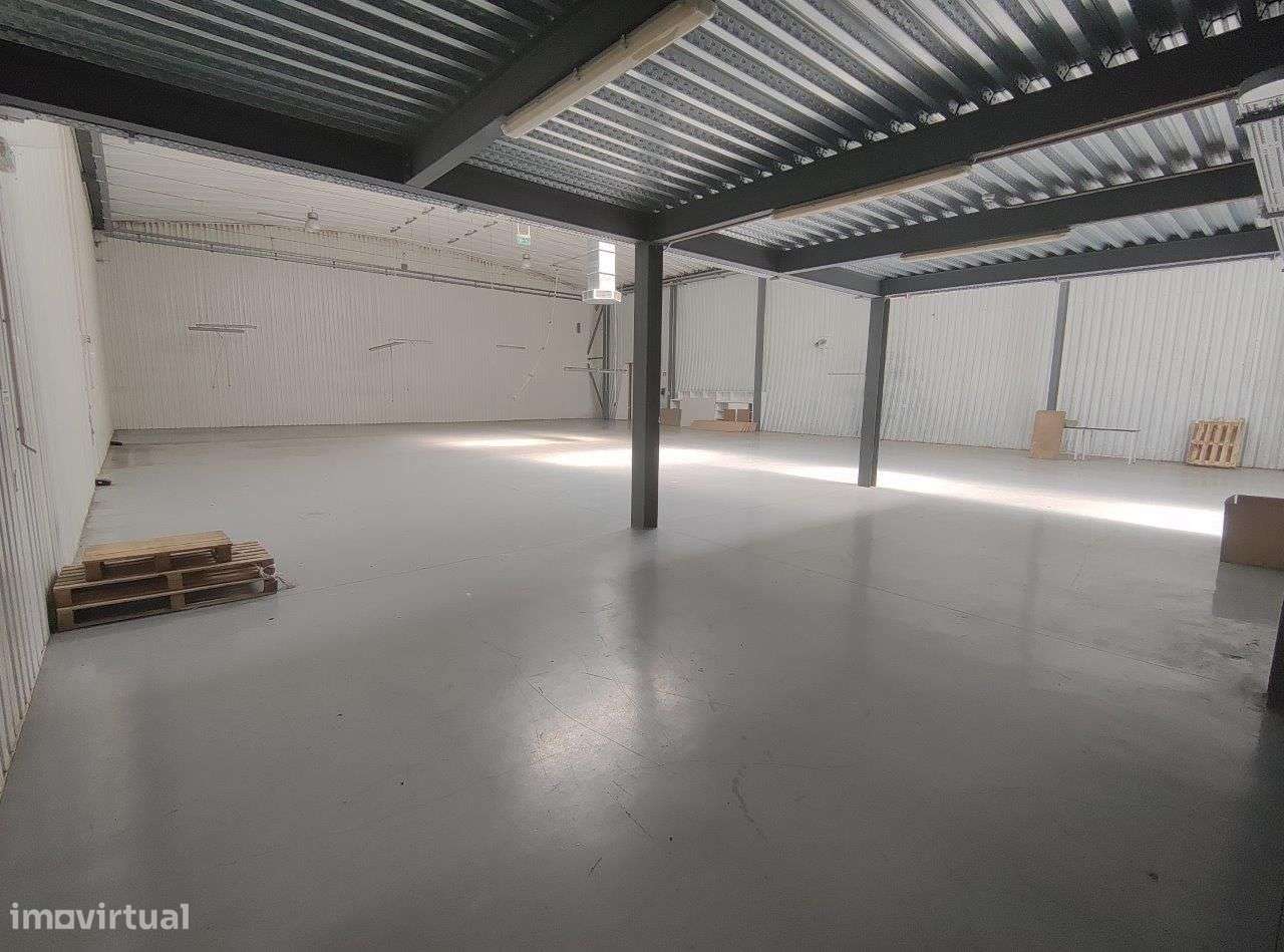 Armazém/fábrica com licenciamento industrial em Castelo de Paiva-23