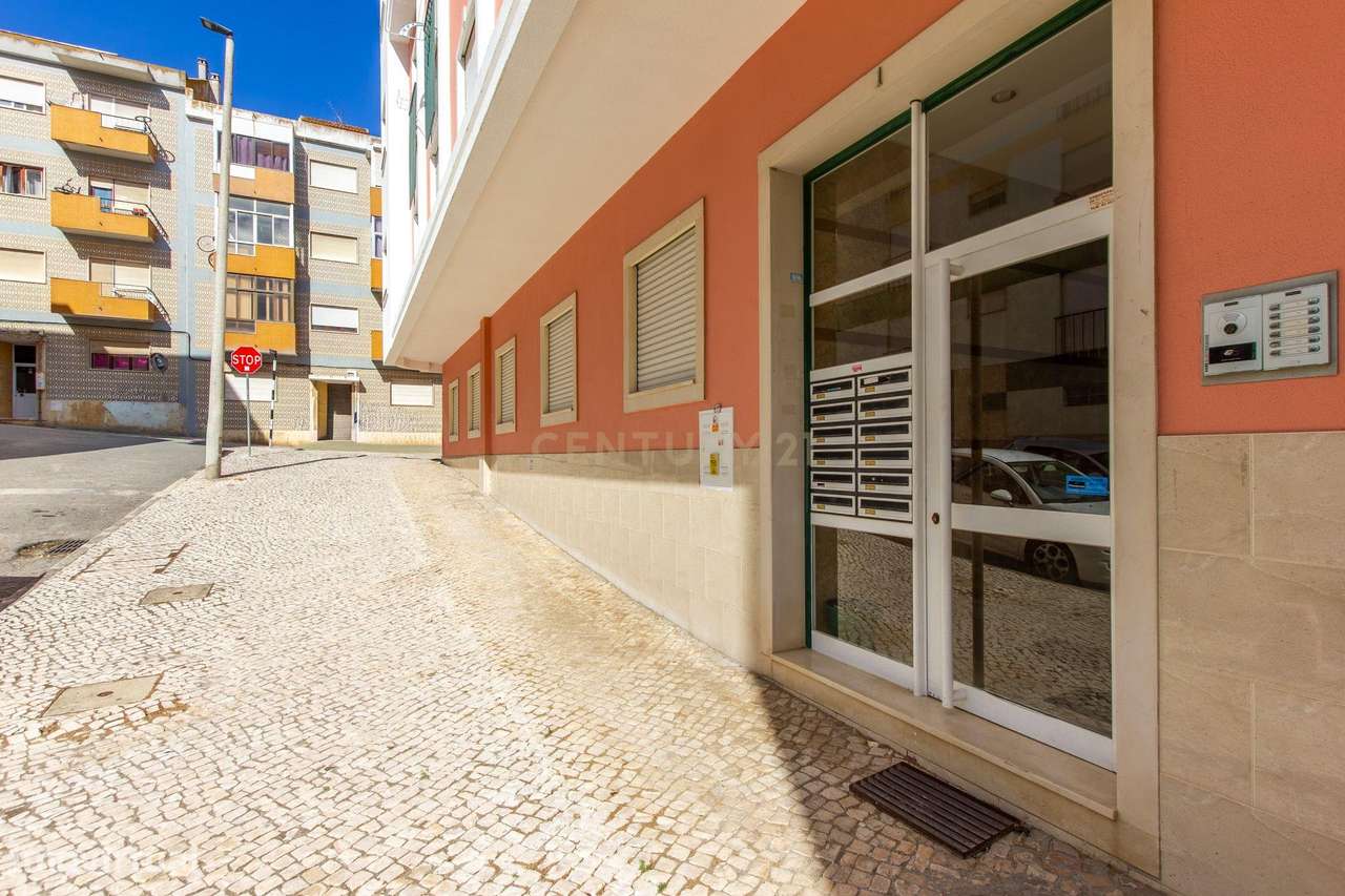 Aconchegante T2 em Santo André, Barreiro-16