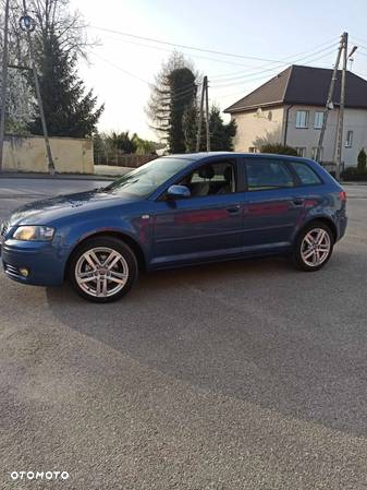 Audi A3 1.6 Sportback Ambiente - 8