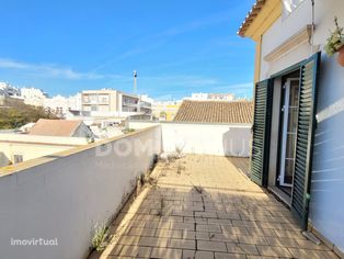 Apartamento T1 último andar recuado em plena baixa de Faro