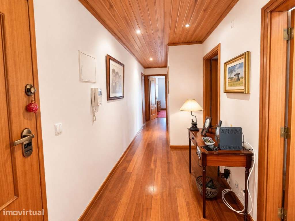 T3 com 2 varandas, garagem box para 2 carros nos Jardins da Parede ... - Grande imagem: 4/25