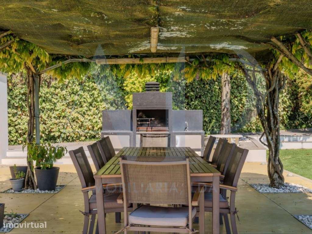 Moradia T4 +1 com piscina-9