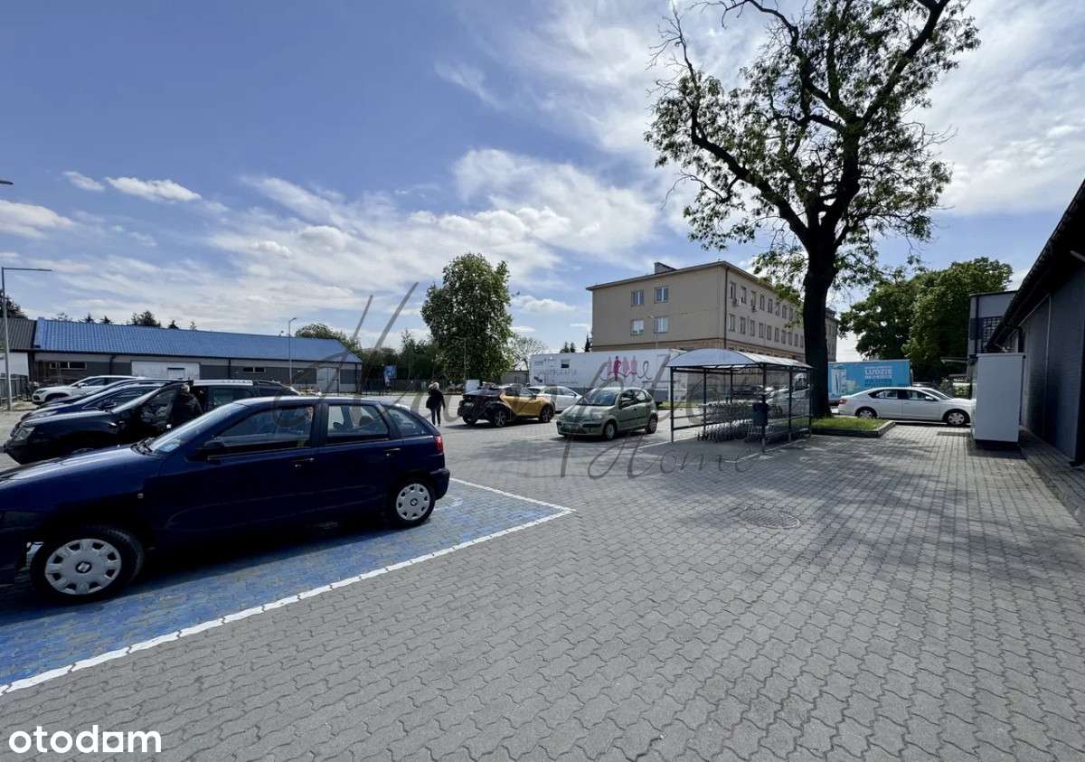 Galeria handlowa na sprzedaż-3