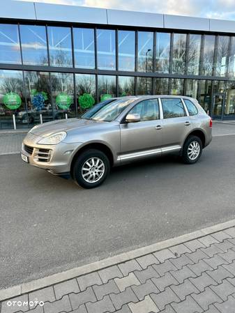 Porsche Cayenne - 2