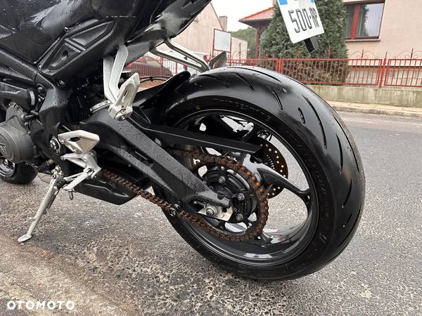 Triumph Street Triple - 16