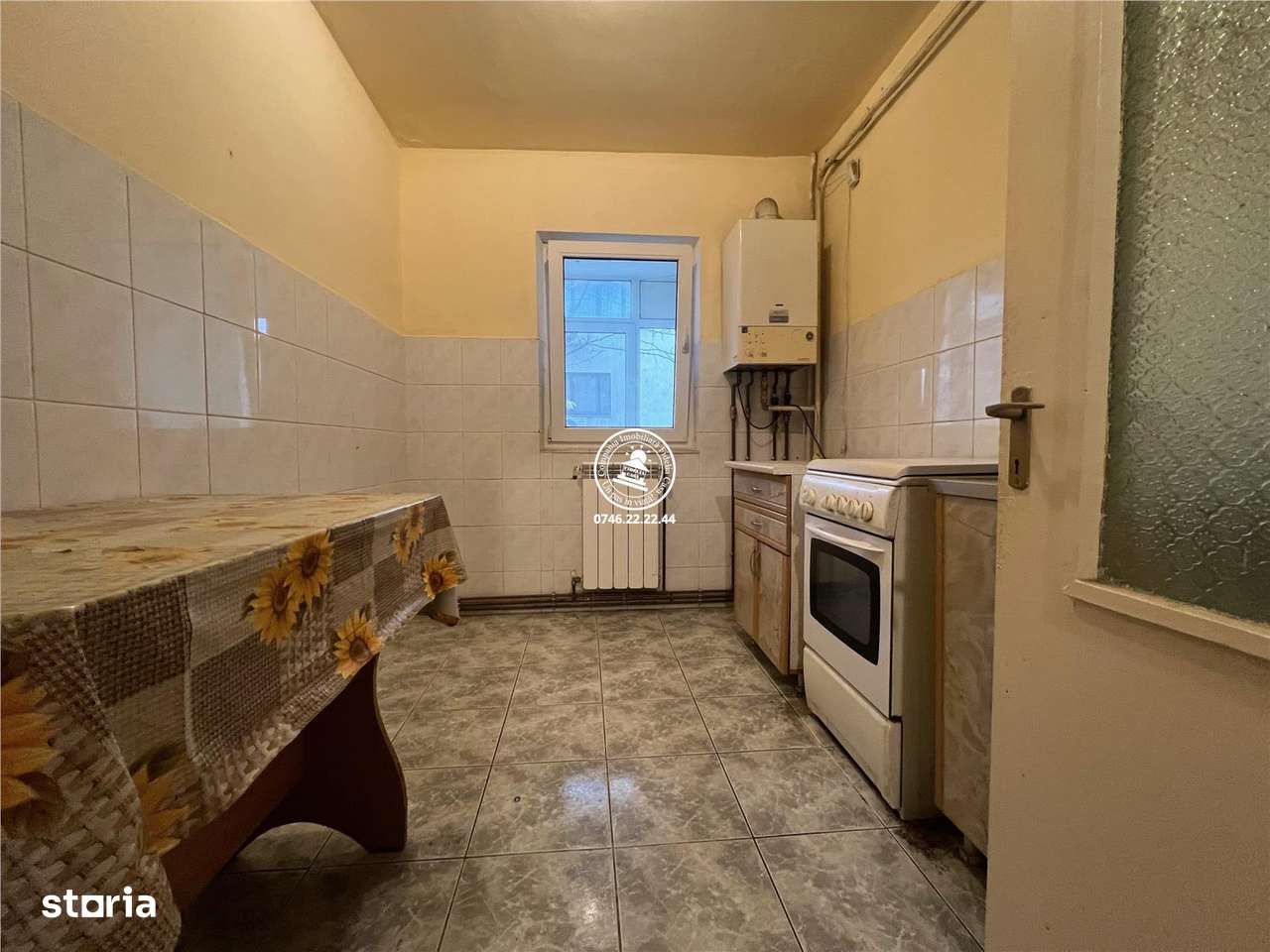 Apartament decomandat cu 2 camere în Nicolina 1, etaj 1/4 - Imagine principală: 5/17