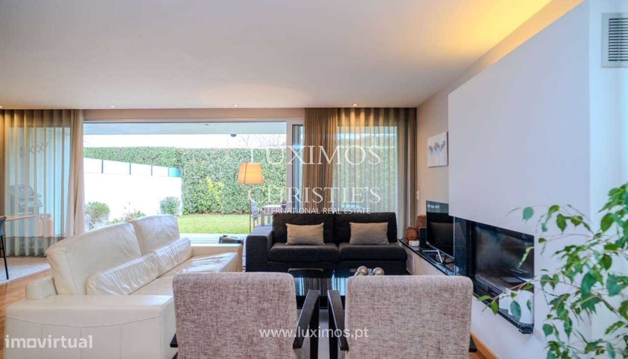 Moradia V4 com vistas de mar à venda em Arcozelo, Vila Nova de Gaia - Grande imagem: 4/39