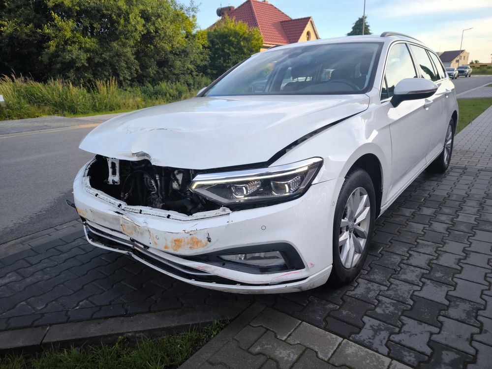 Volkswagen Passat B8 2.0 TDI SCR DSG Business 2021