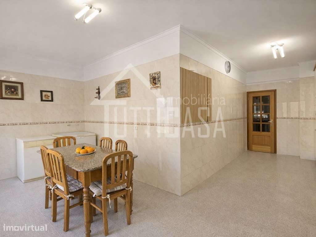 Excelente Apartamento T3 amplo, com varanda e garagem - Grande imagem: 4/34