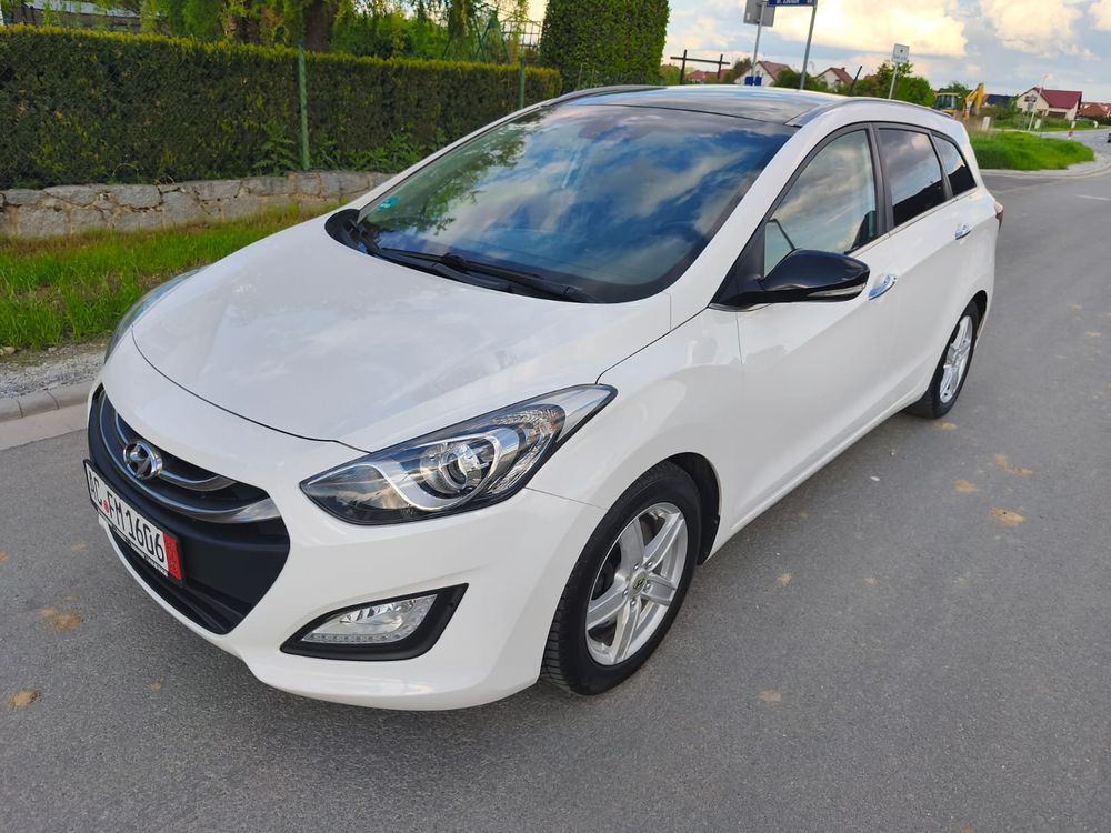 Hyundai i30 II blue Kombi 1.6 GDi Passion 2015