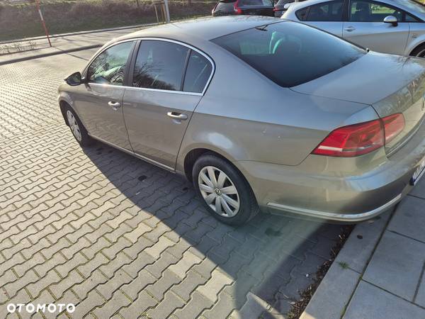 Volkswagen Passat - 21